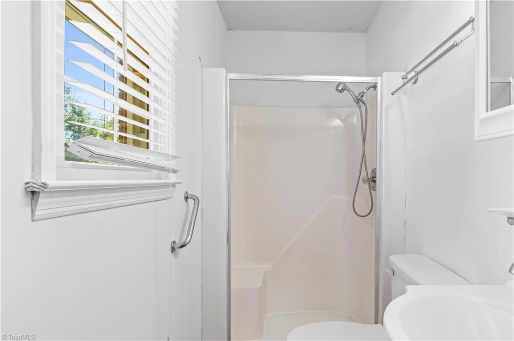 108 Hinshaw Avenue Property Photo 7