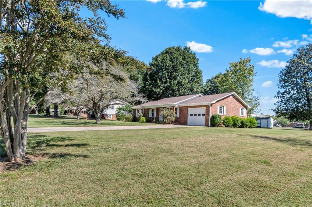 108 Hinshaw Avenue Property Photo 15