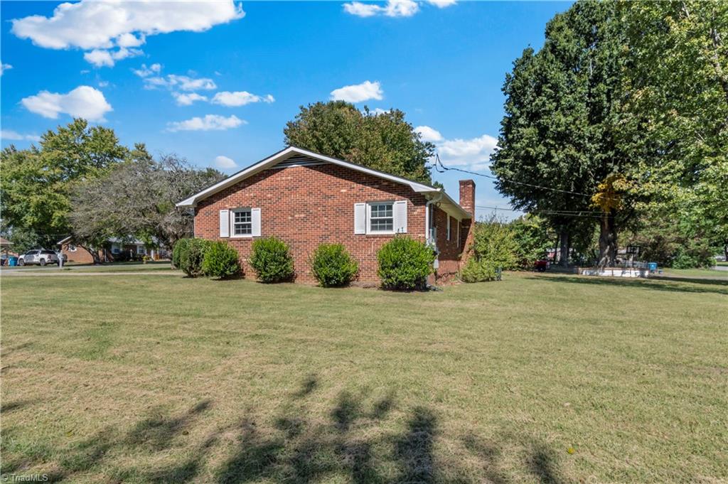 108 Hinshaw Avenue Property Photo 16