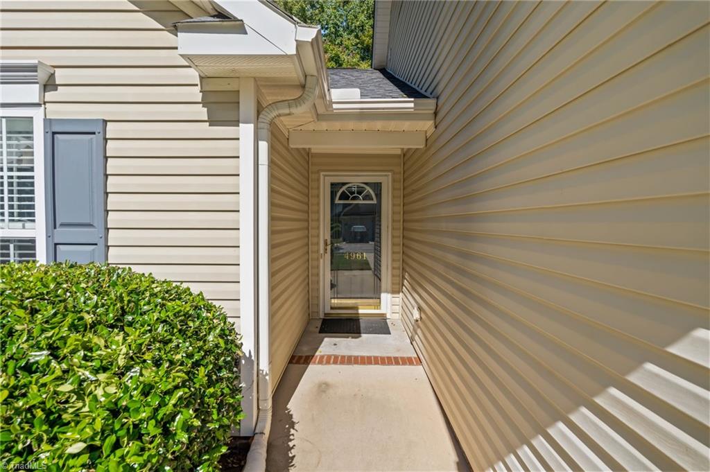 4961 Terrence Drive Property Photo 4