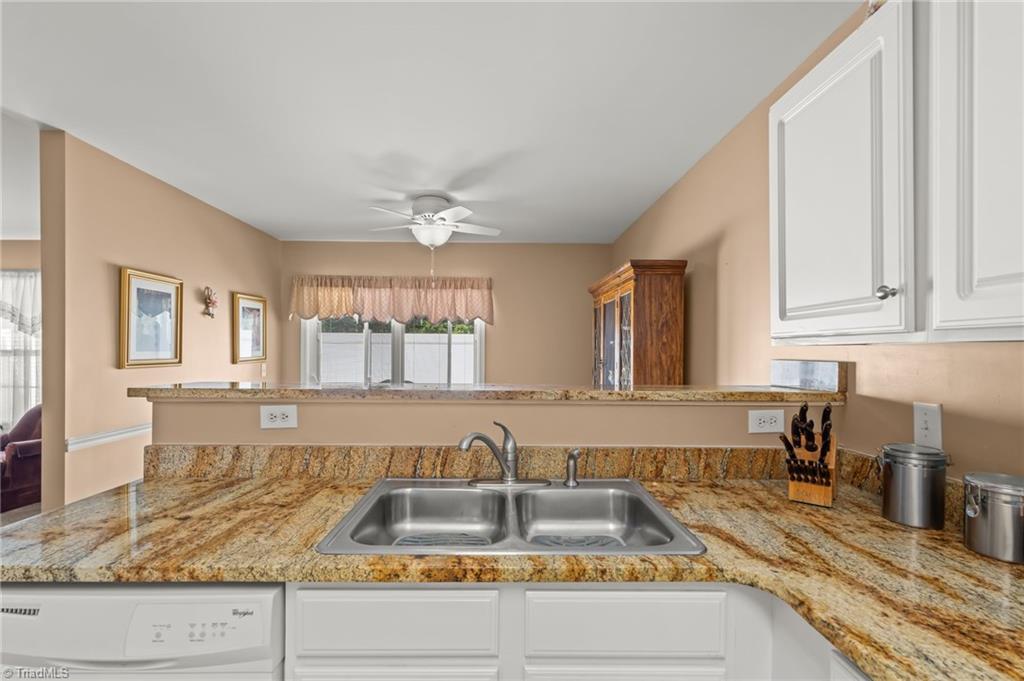 4961 Terrence Drive Property Photo 12