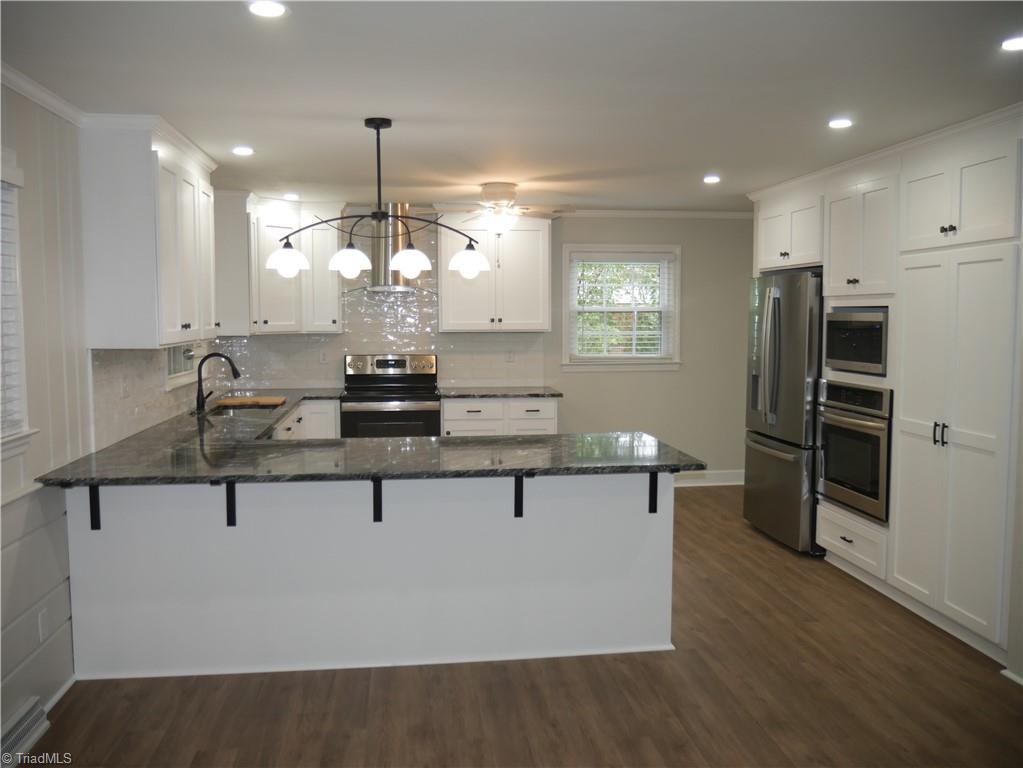 2443 Greenwich Road Property Photo 5