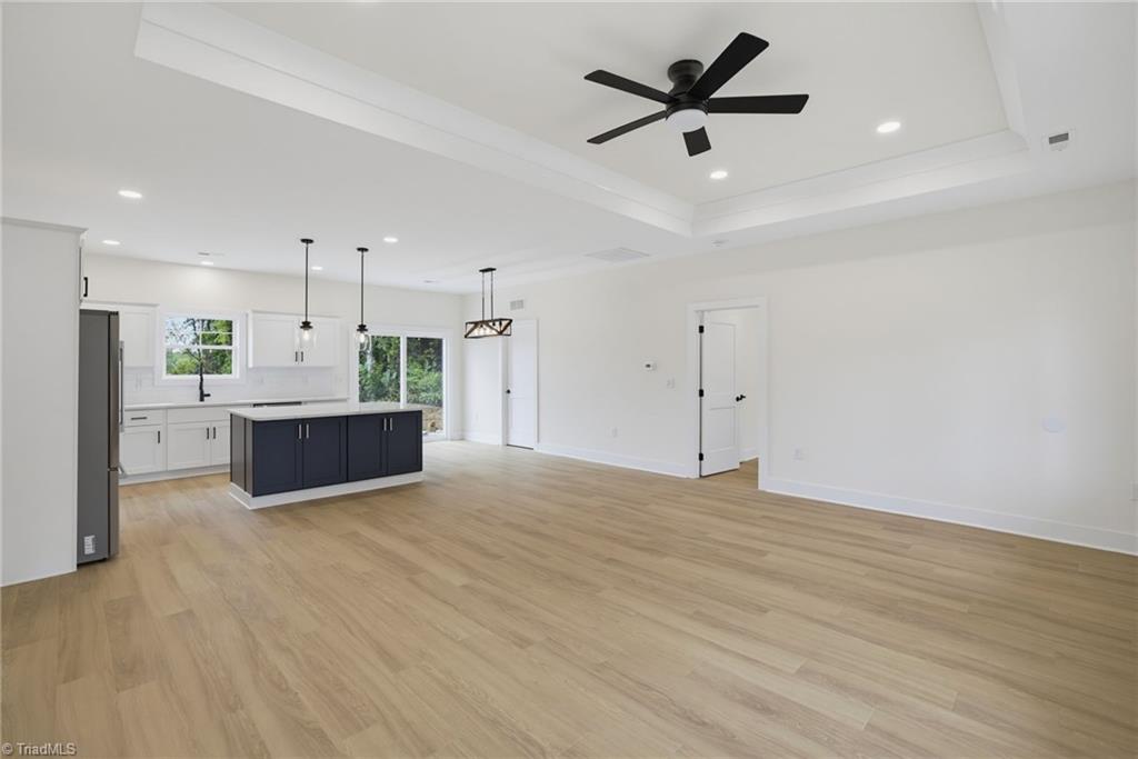 425 N Smith Street Property Photo 5