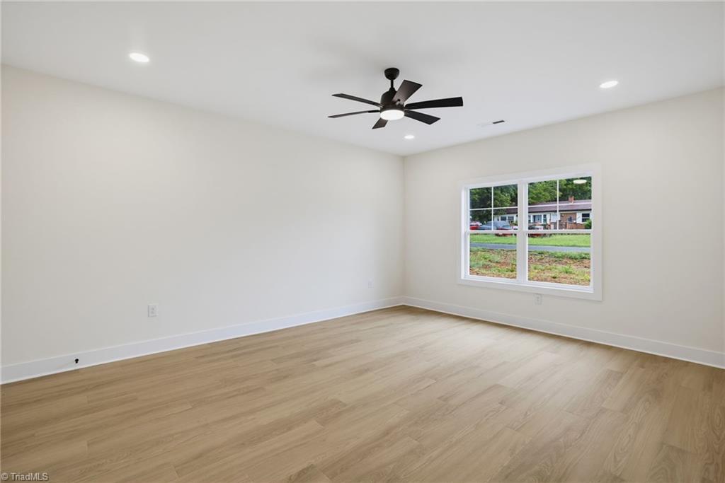 425 N Smith Street Property Photo 12