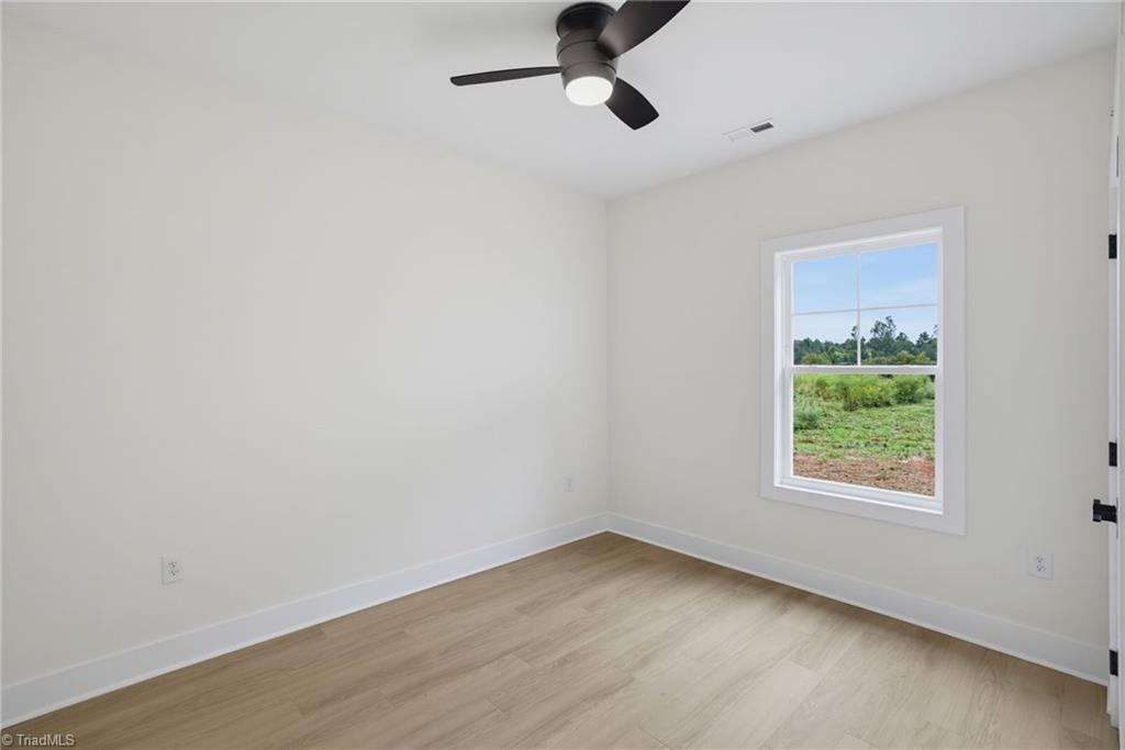 425 N Smith Street Property Photo 21