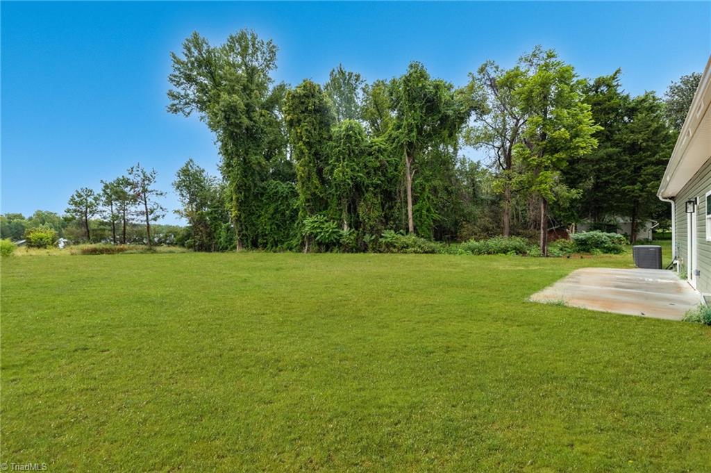 425 N Smith Street Property Photo 25