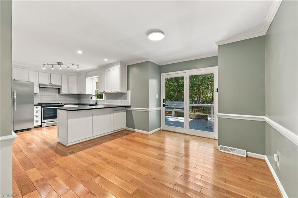 483 Buckhurst Drive Property Photo 3
