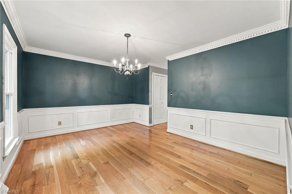 483 Buckhurst Drive Property Photo 8