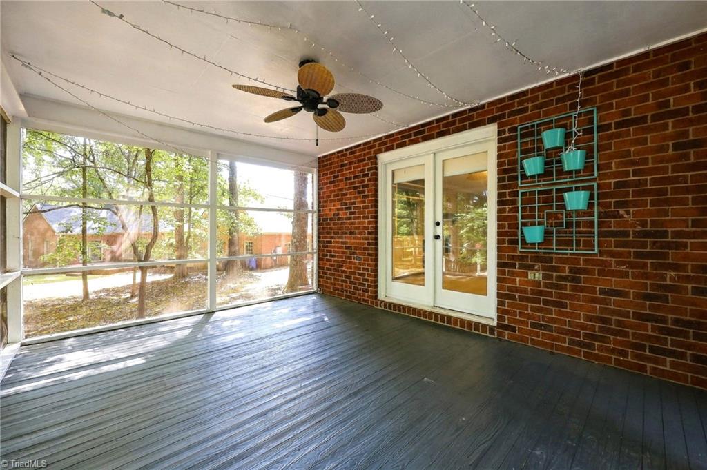 483 Buckhurst Drive Property Photo 12