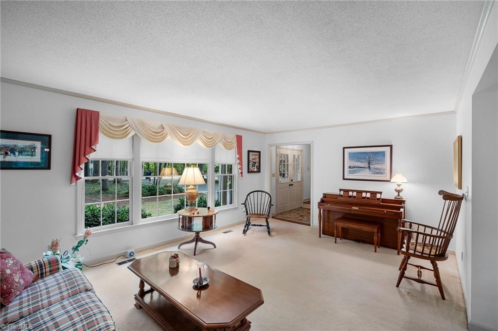 608 Forrest Drive Property Photo 8