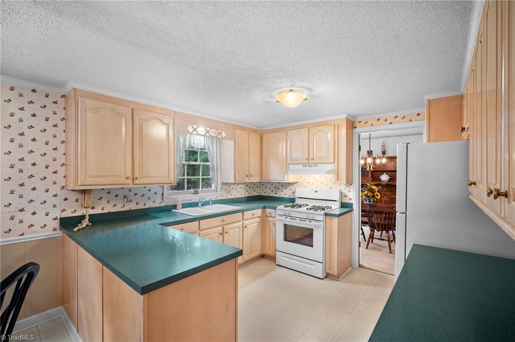608 Forrest Drive Property Photo 15