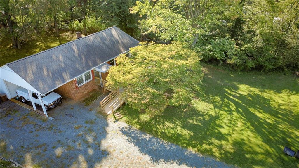 941 Brownwood Drive Property Photo 2