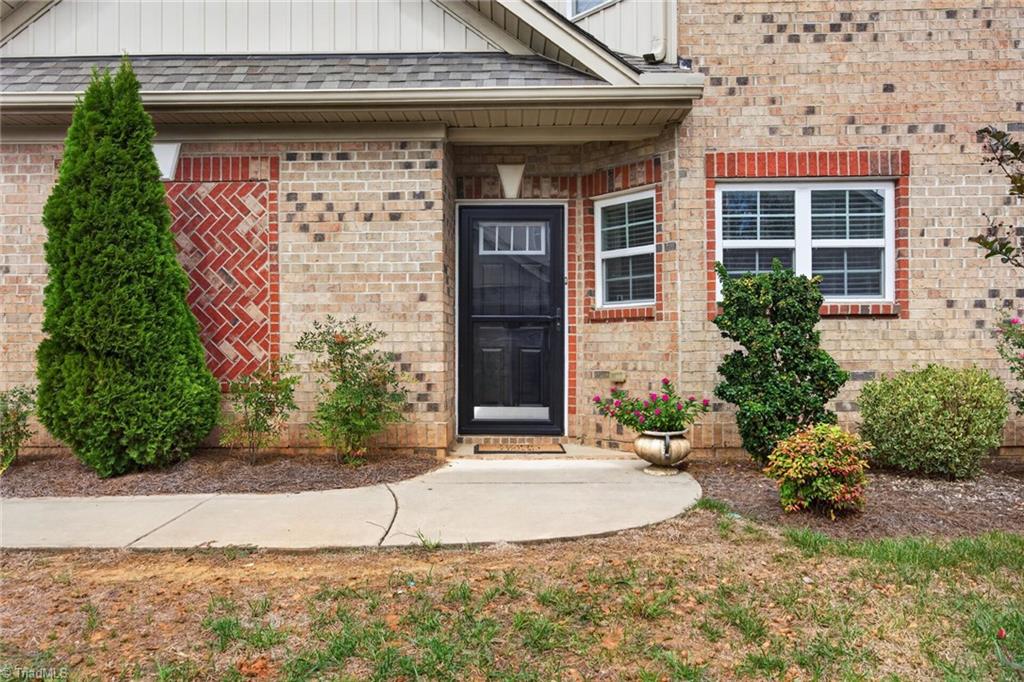 305 Zurich Court Property Photo 2
