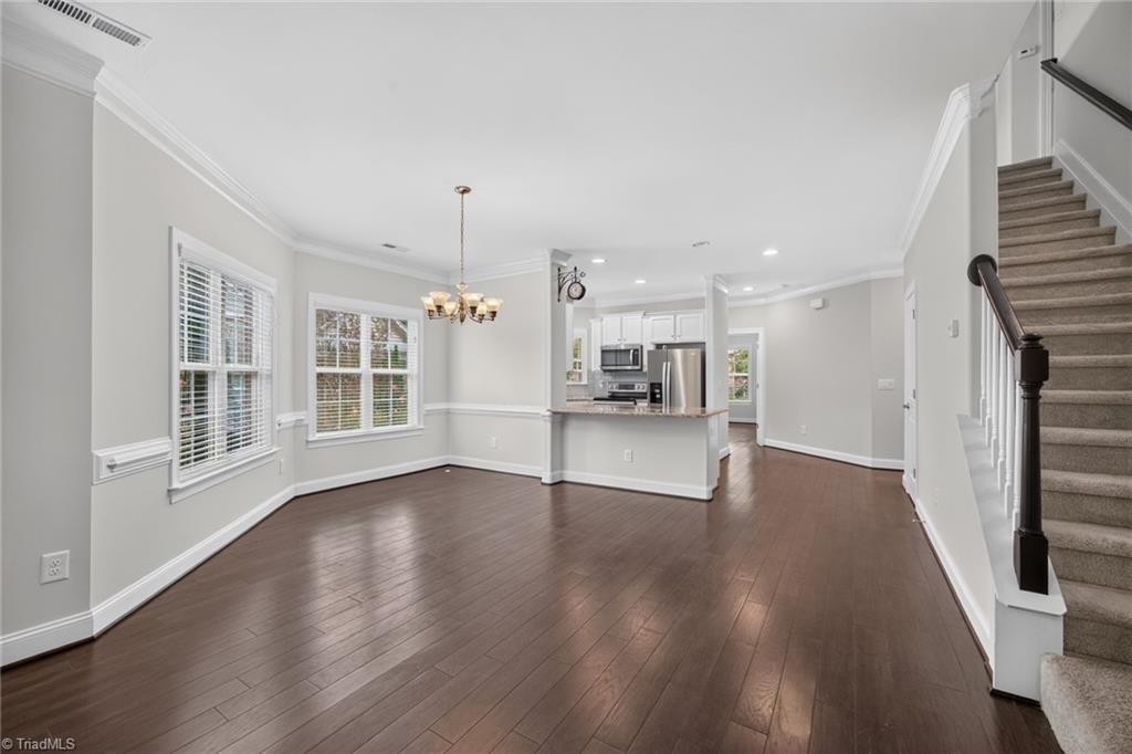 305 Zurich Court Property Photo 3