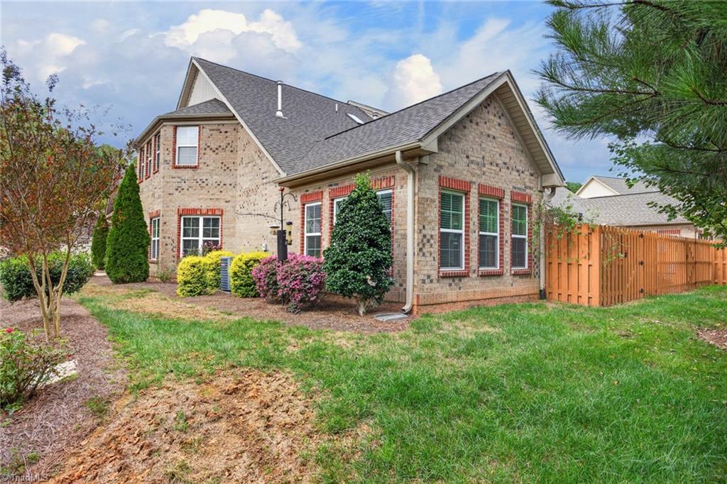 305 Zurich Court Property Photo 26