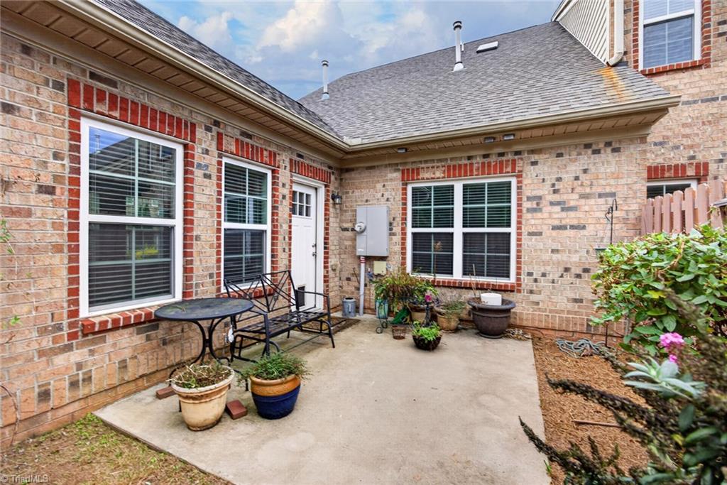 305 Zurich Court Property Photo 27