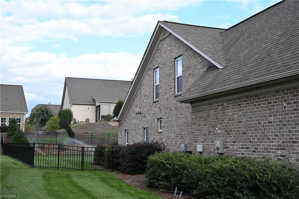 5435 Fern Bank Circle Property Photo 3