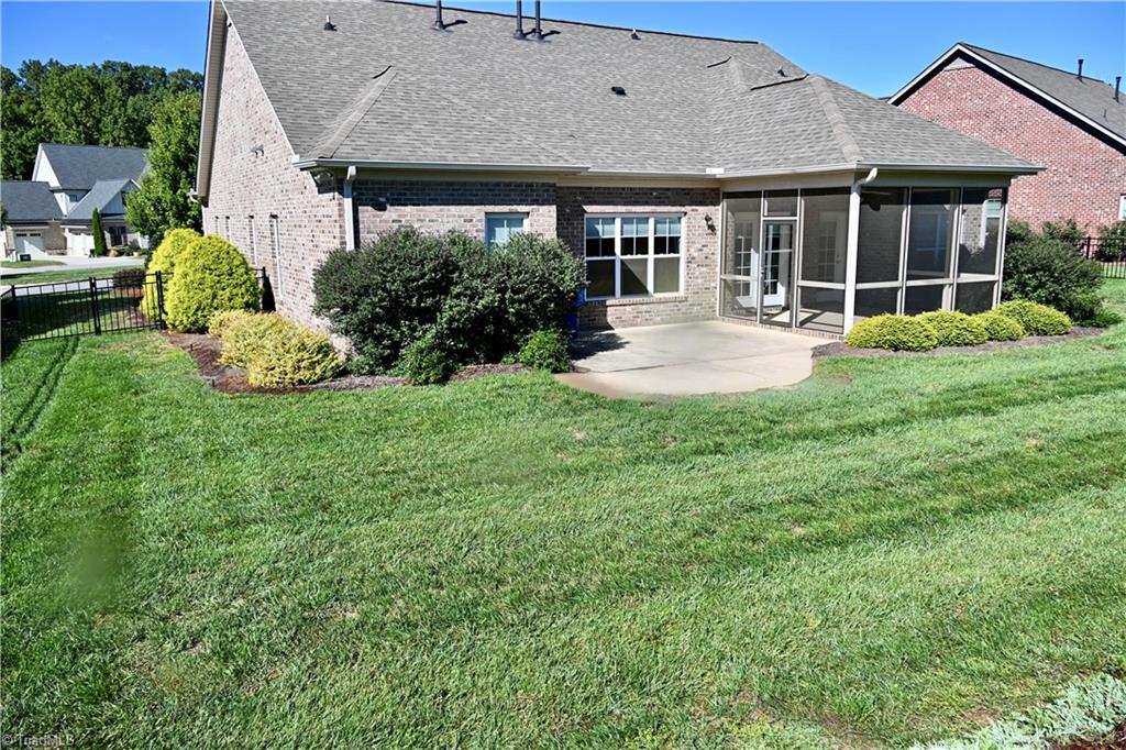 5435 Fern Bank Circle Property Photo 5