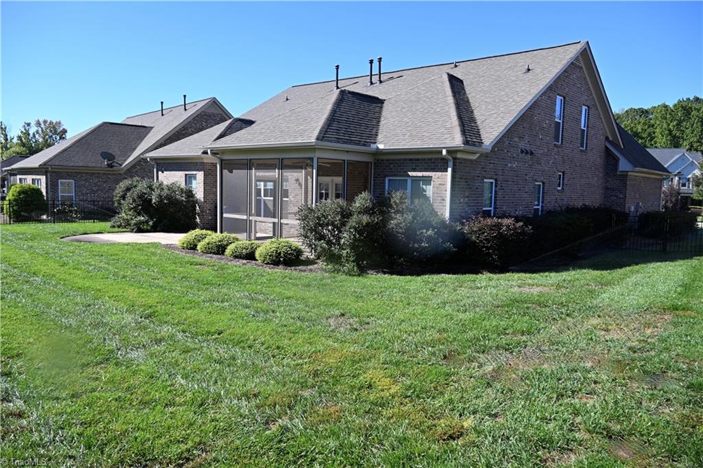 5435 Fern Bank Circle Property Photo 6
