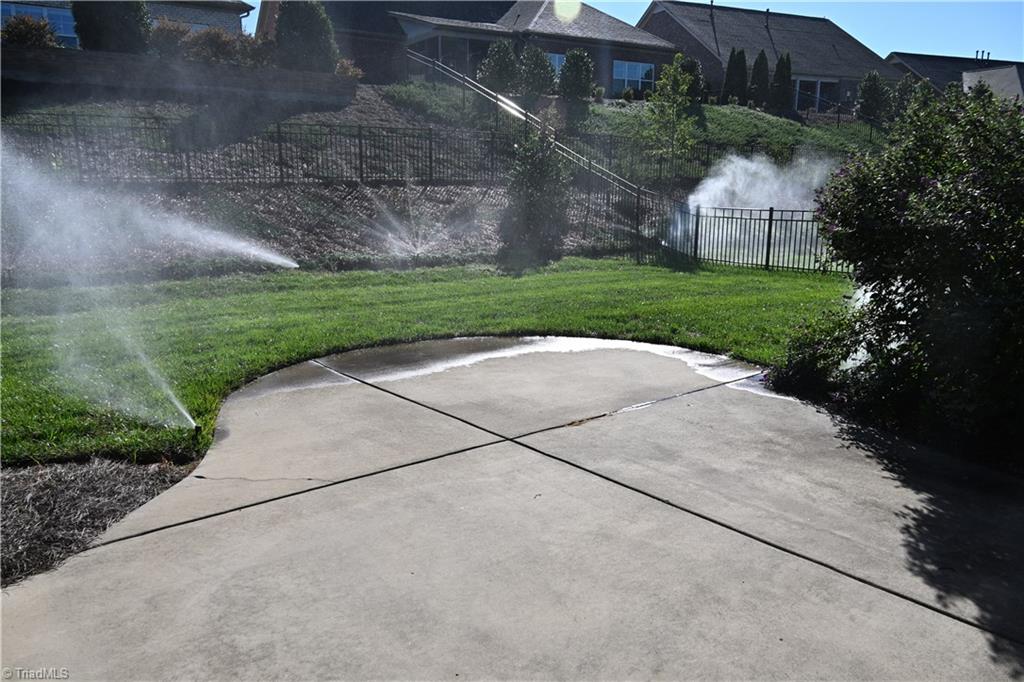 5435 Fern Bank Circle Property Photo 8