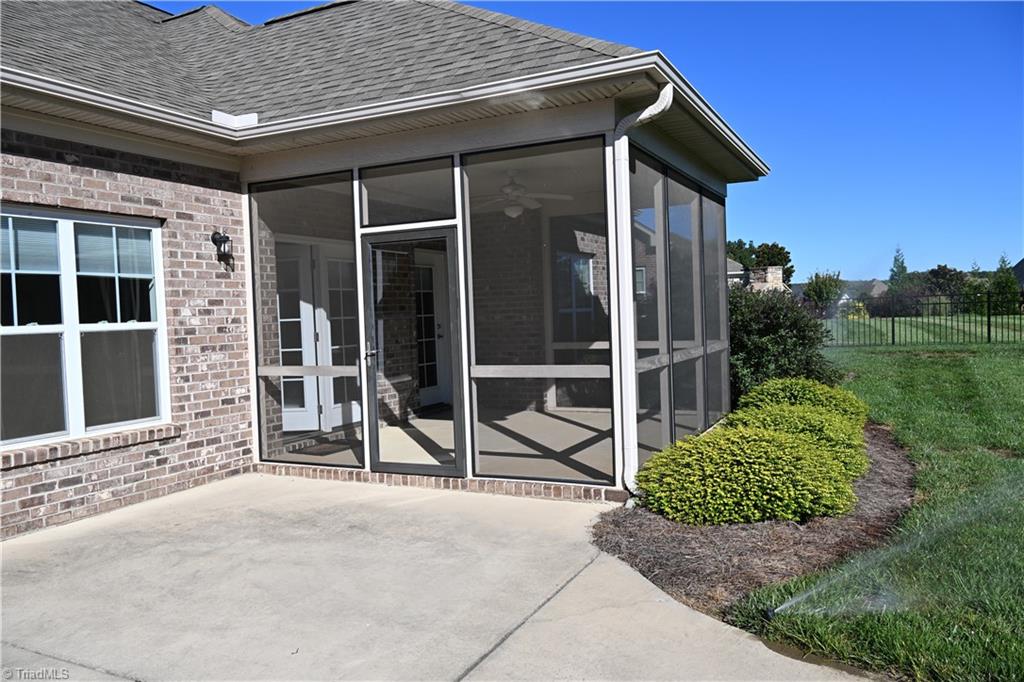 5435 Fern Bank Circle Property Photo 9