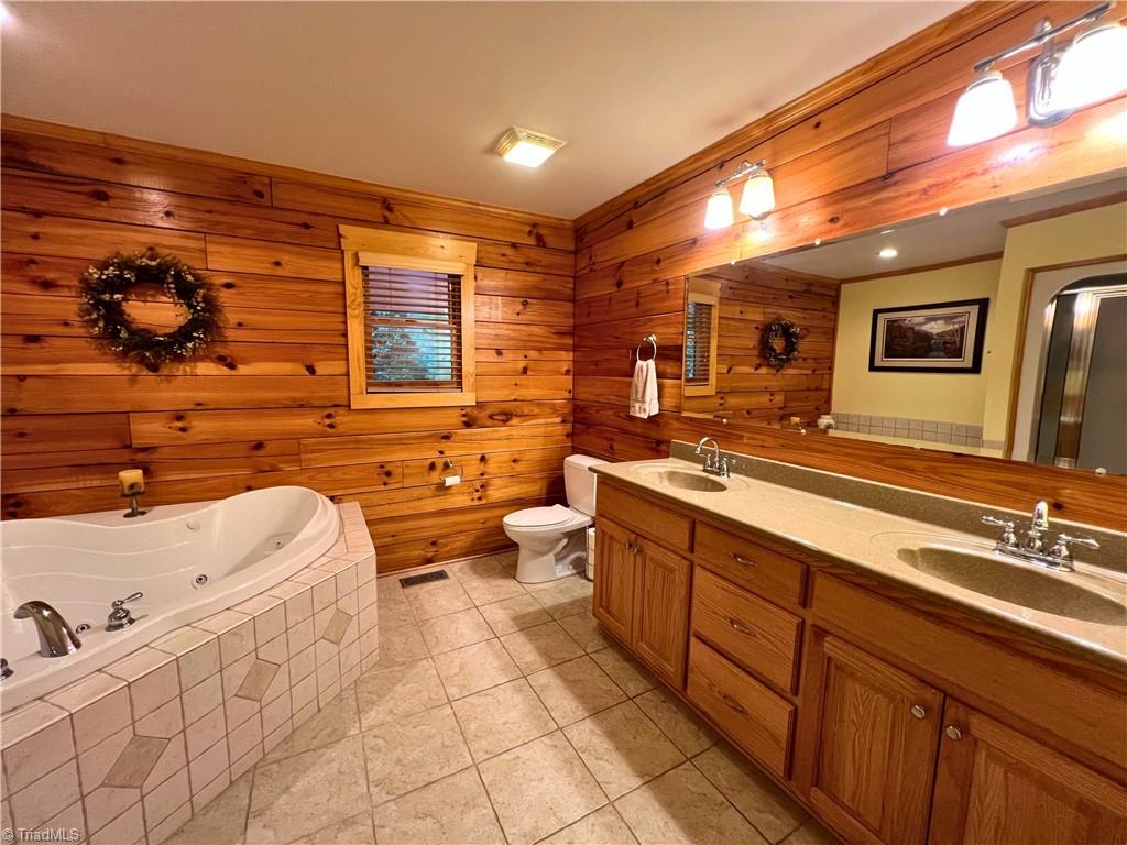 190 Molly Drive Property Photo 15