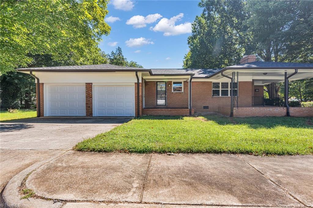 402 E Horah Street Property Photo 1