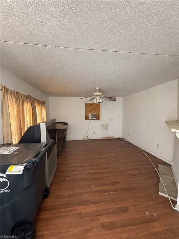 2811 Camborne Street Property Photo 4