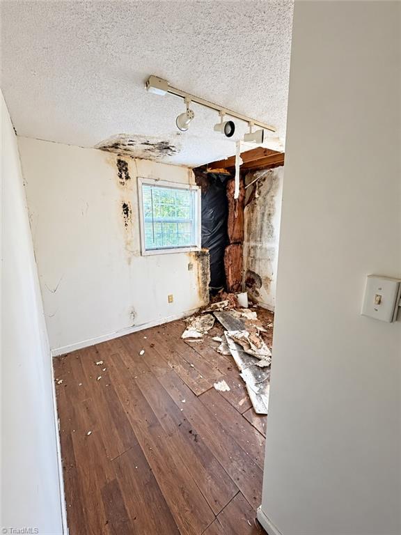 2811 Camborne Street Property Photo 8