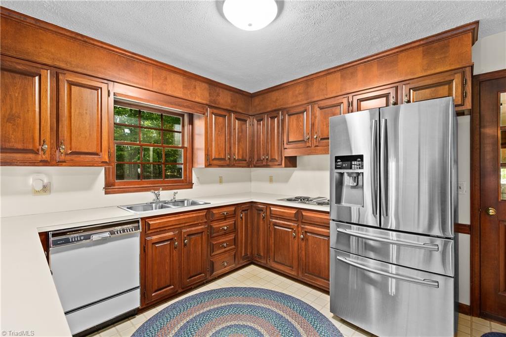 182 Ridgewood Drive Property Photo 17