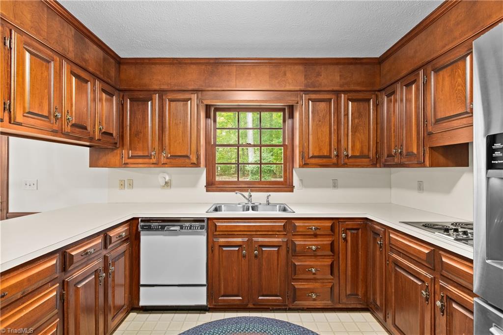 182 Ridgewood Drive Property Photo 18