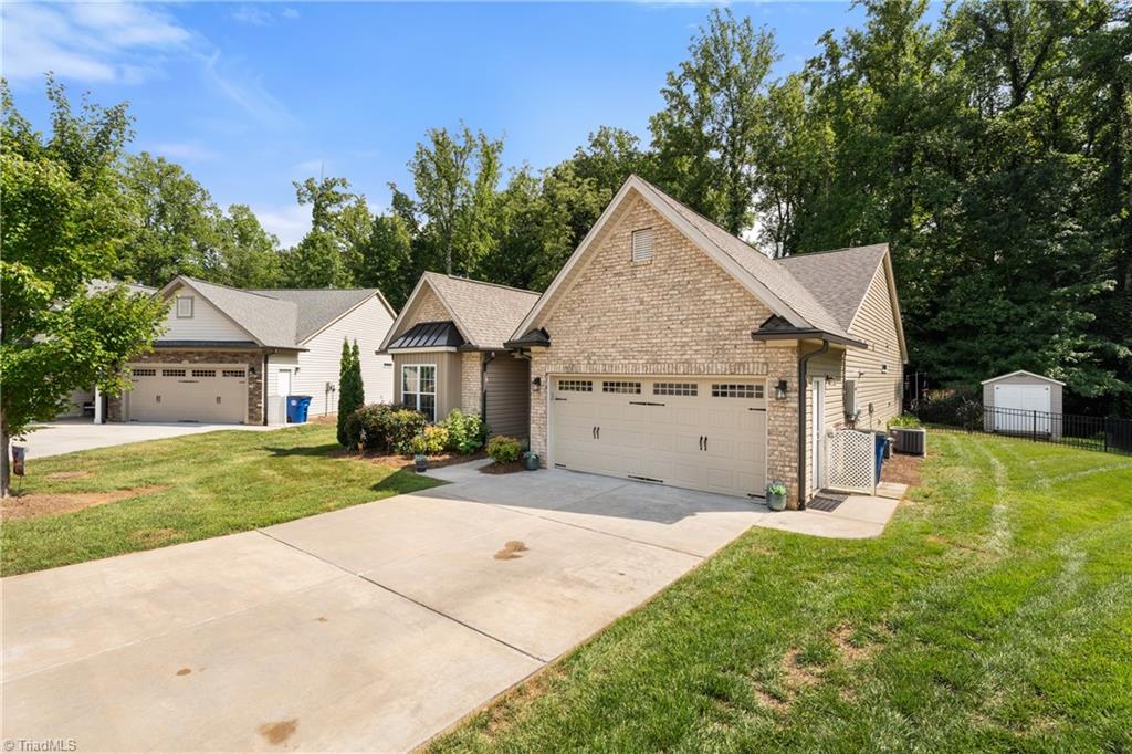 3806 Rutherford Court Property Photo 4