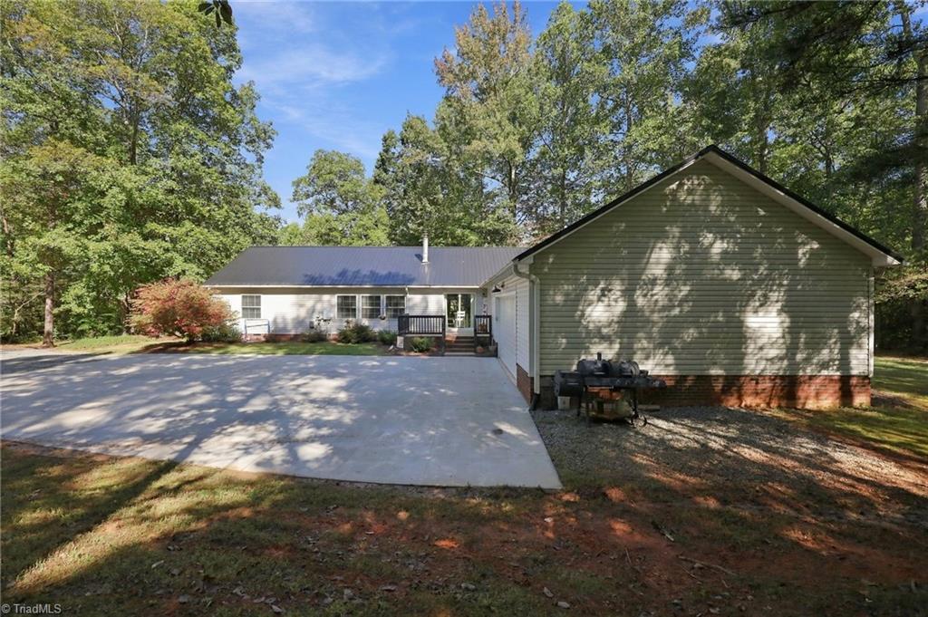 499 Sandy Creek Lane Property Photo 5