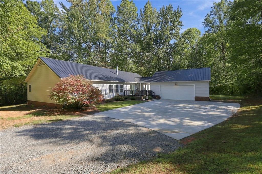 499 Sandy Creek Lane Property Photo 6