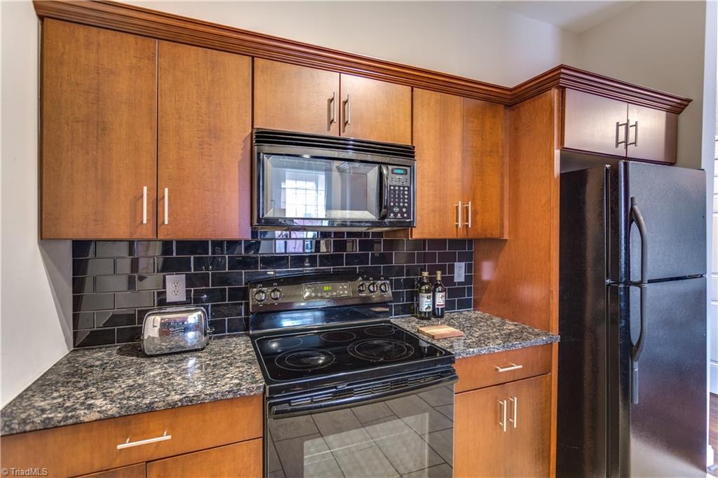 306 S Elm Street # 106 Property Photo 12