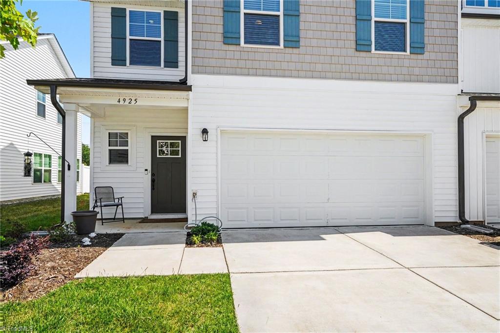 4925 Cannon Crossing Circle Property Photo 3