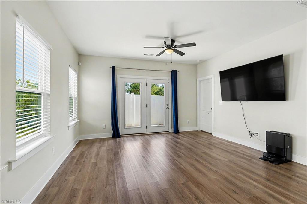 4925 Cannon Crossing Circle Property Photo 6