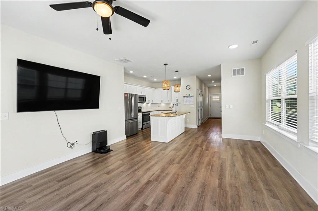4925 Cannon Crossing Circle Property Photo 8