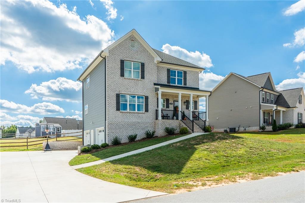 360 Wynnfall Drive Property Photo 2