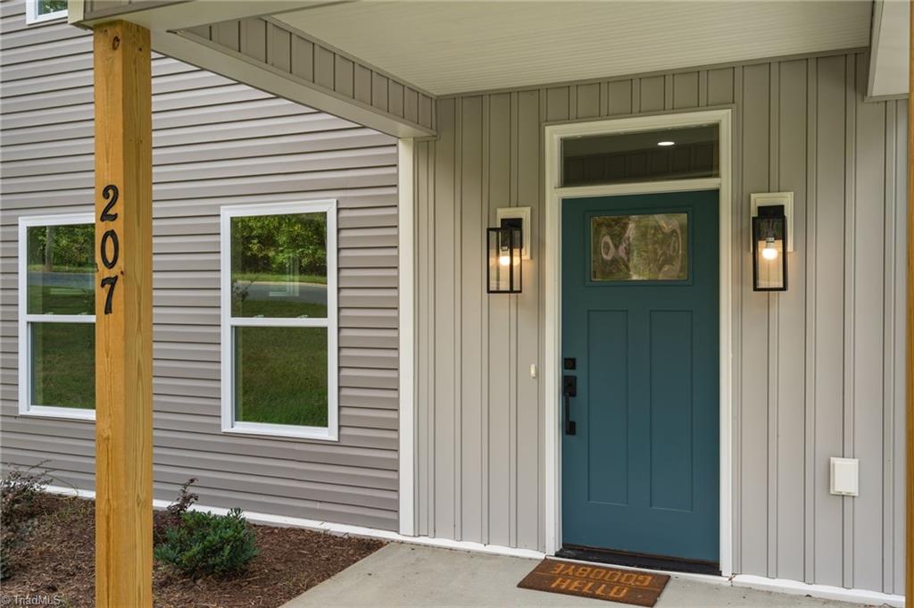 207 E Parker Street Property Photo 2