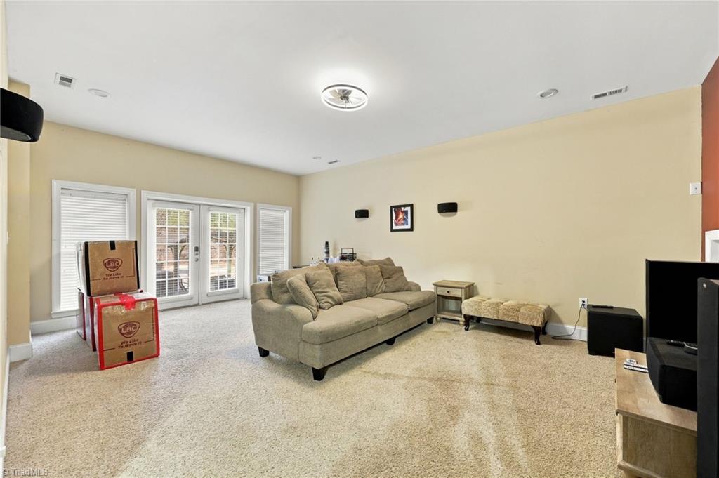2929 Durham Street Property Photo 28