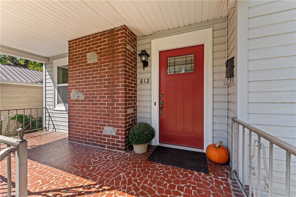 812 Holland Street Property Photo 7