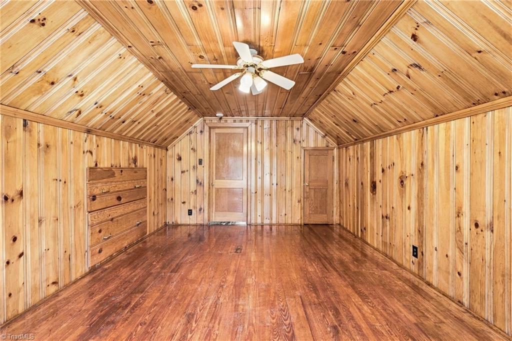 812 Holland Street Property Photo 25