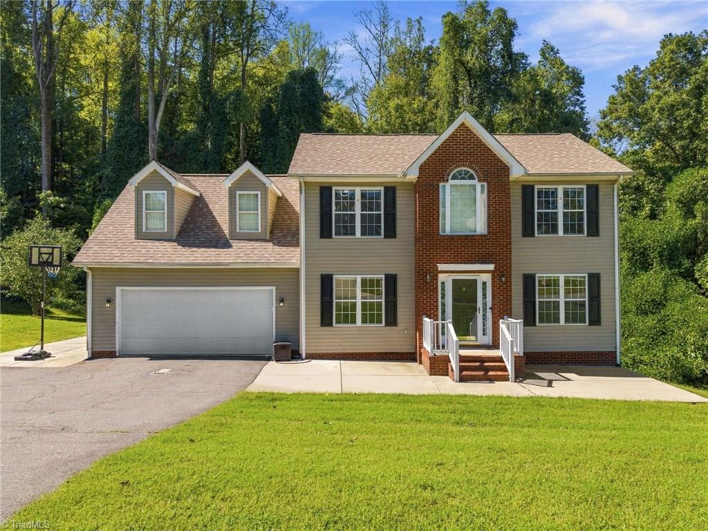1105 Fox Hunt Lane Property Photo 2