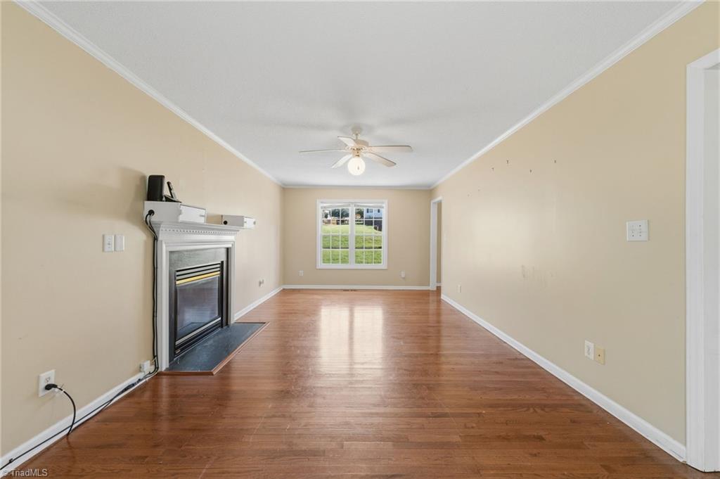 1105 Fox Hunt Lane Property Photo 11