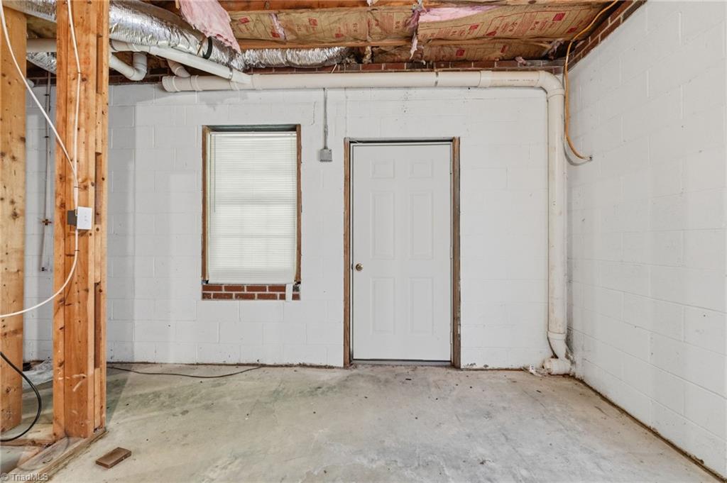 1105 Fox Hunt Lane Property Photo 24