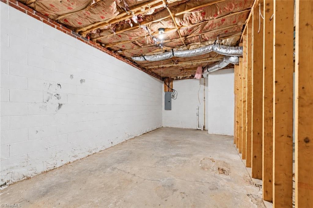 1105 Fox Hunt Lane Property Photo 25