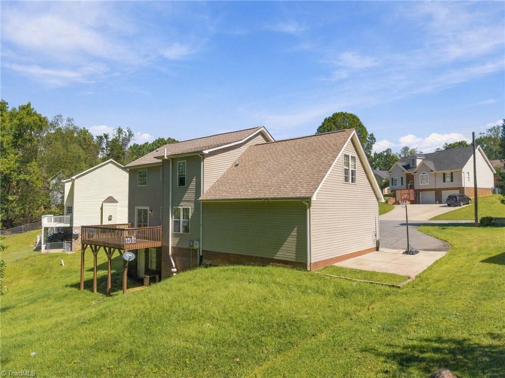 1105 Fox Hunt Lane Property Photo 27