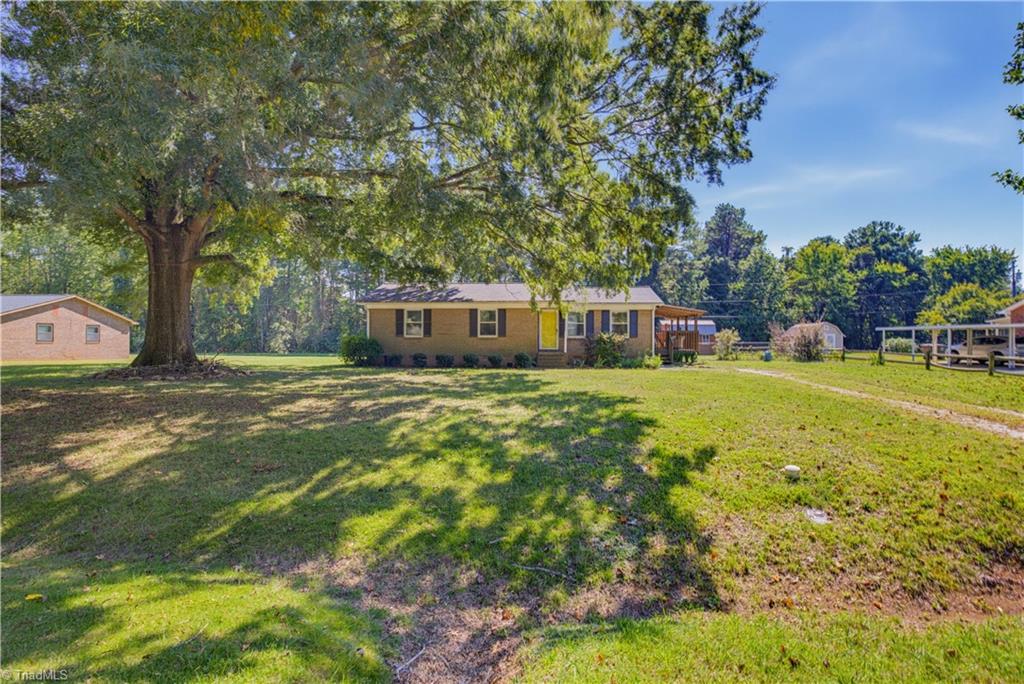 8009 Tam Oshanter Drive Property Photo 2