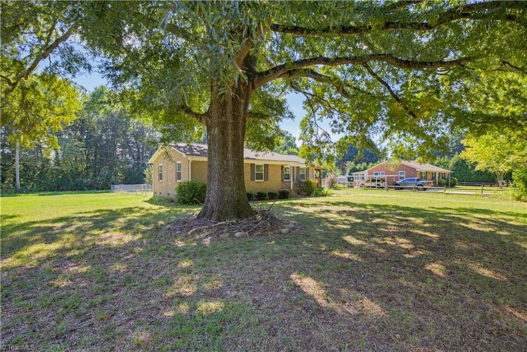 8009 Tam Oshanter Drive Property Photo 4
